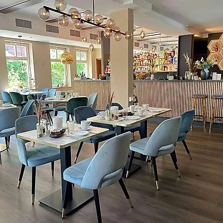 Xenia Hotel 3*